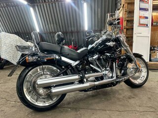 2017 Harley-Davidson Fat Boy, чёрный, 1990000 рублей, вид 4