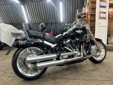 2017 Harley-Davidson Fat Boy, чёрный, 1990000 рублей, вид 4