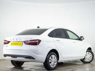2024 Lada (ВАЗ) Vesta I Рестайлинг (NG), белый, 1499000 рублей, вид 4