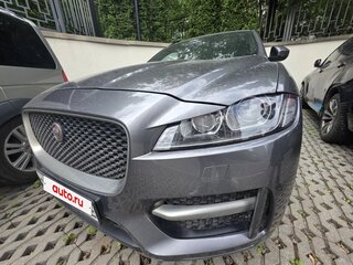 2018 Jaguar F-Pace I, серебристый, 3250000 рублей, вид 3