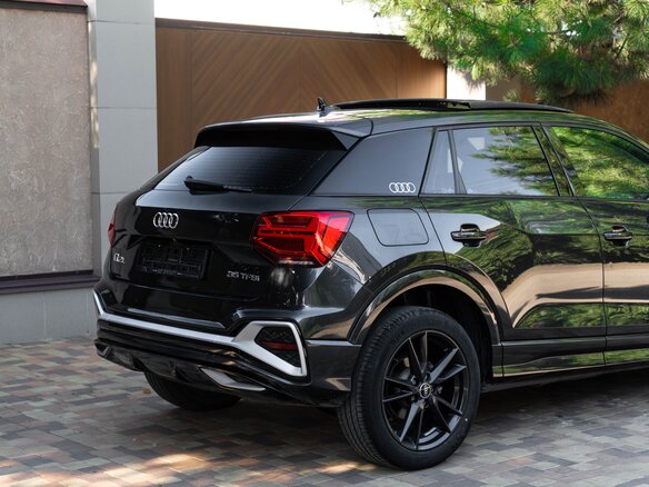 2021 Audi Q2 35 TFSI I Рестайлинг, чёрный - вид 9