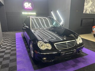 2004 Mercedes-Benz C-Класс 230 II (W203) Рестайлинг, чёрный, 490000 рублей, вид 1