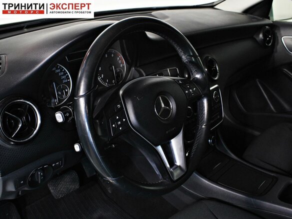 2014 Mercedes-Benz A-Класс 180 III (W176), белый - вид 10