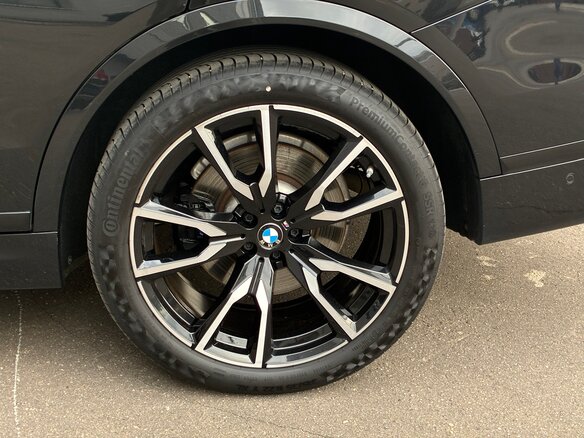 2022 BMW X7 40d I (G07), чёрный, 9900000 рублей - вид 5