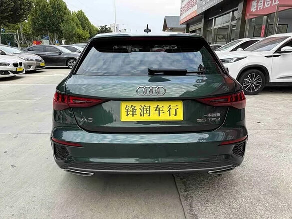 2022 Audi A3 Sportback 35 TFSI IV (8Y), зелёный, 1700700 рублей - вид 4