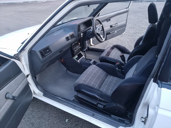 1986 Nissan Sunny N13, белый, 700000 рублей - вид 7
