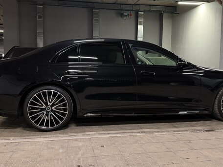 2026 Mercedes-Benz S-Класс 580 Long 4MATIC VII (W223), чёрный, 26500000 рублей, вид 4