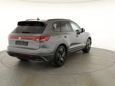 2026 Volkswagen Touareg III Рестайлинг, серый, 11990000 рублей, вид 4