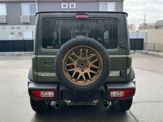 2023 Suzuki Jimny Sierra IV, зелёный, 1688000 рублей, вид 5