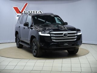 2021 Toyota Land Cruiser 300 Series, чёрный, 8890000 рублей, вид 3