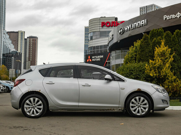 2011 Opel Astra J, серебристый, 448000 рублей - вид 2