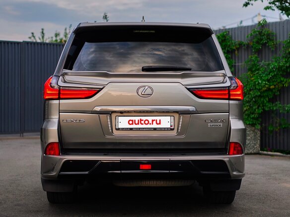 2018 Lexus LX 570 III Рестайлинг 2, серый, 8000000 рублей - вид 8