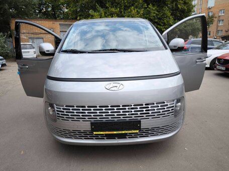 2023 Hyundai Staria I, серый, 4600000 рублей, вид 2