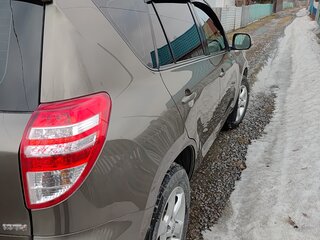 2011 Toyota RAV4 III (XA30) Рестайлинг, золотистый, 1550000 рублей, вид 3