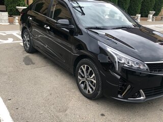 2020 Kia Rio IV Рестайлинг, чёрный, 1795000 рублей, вид 3