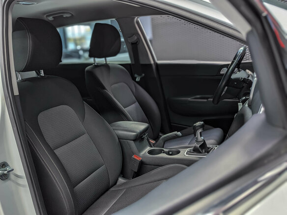 2019 Kia Sportage IV Рестайлинг, белый, 1830000 рублей - вид 27