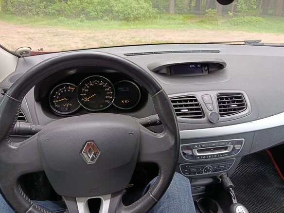 2012 Renault Megane III Рестайлинг, красный, 780000 рублей - вид 9