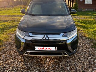2019 Mitsubishi Outlander III Рестайлинг 3, синий, 2450000 рублей, вид 2