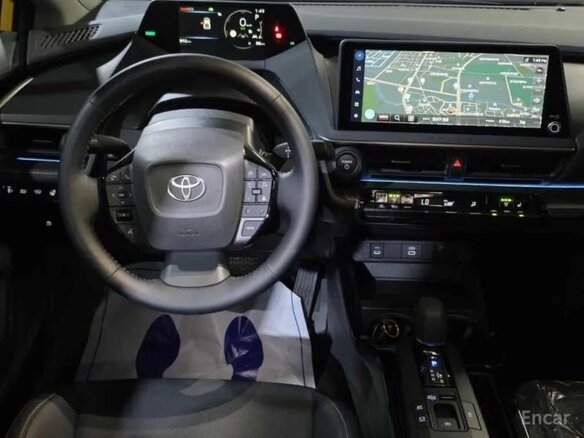 2026 Toyota Prius PHV V (XW60), жёлтый, 4575077 рублей - вид 8
