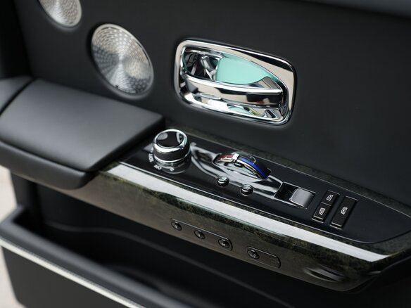 2021 Rolls-Royce Phantom VIII (Series I), чёрный, 49000000 рублей - вид 20