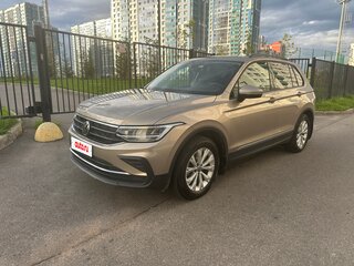 2021 Volkswagen Tiguan II Рестайлинг, бежевый, 3100000 рублей, вид 1
