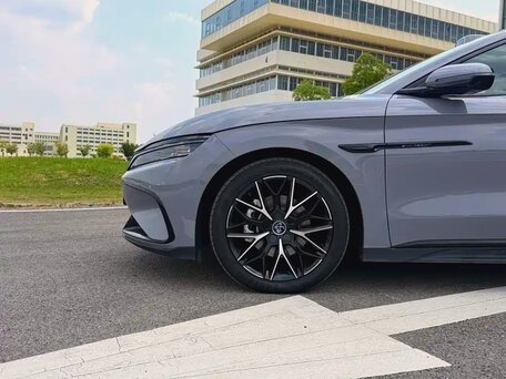 2025 BYD Han DM-i I Рестайлинг 2, серый, 3900000 рублей, вид 5