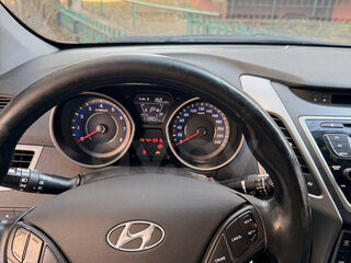 2014 Hyundai Elantra V (MD) Рестайлинг, красный, 750000 рублей, вид 5