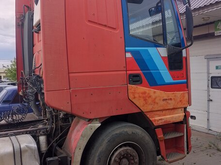 1999 Iveco EuroStar, красный, 1050000 рублей, вид 4