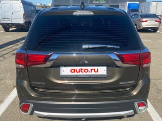 2018 Mitsubishi Outlander III Рестайлинг 3, коричневый, 1800000 рублей, вид 5