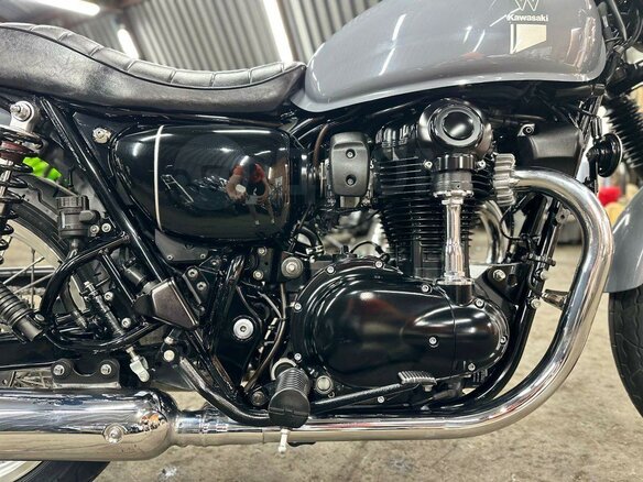 2022 Kawasaki W 800, серый, 850000 рублей - вид 15