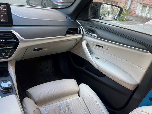 2021 BMW 5 серии 540i xDrive VII (G30/G31/G38) Рестайлинг, серый - вид 12