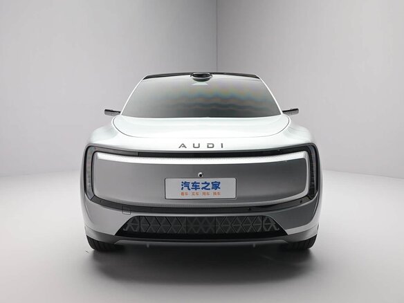 2026 Audi E7X, серебристый, 7399900 рублей - вид 3