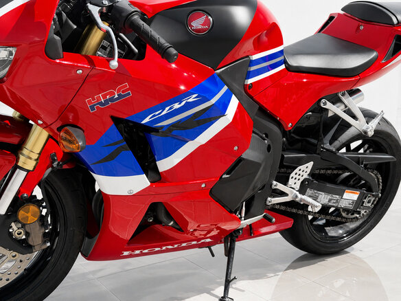 2023 Honda CBR 600RR, красный, 870019 рублей - вид 10