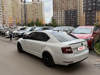 2019 Skoda Octavia III (A7) Рестайлинг, белый, 1115000 рублей, вид 5