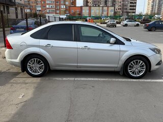 2009 Ford Focus II Рестайлинг, серебристый, 600000 рублей, вид 2