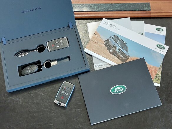 2021 Land Rover Defender 90 II, серый, 6900000 рублей - вид 37