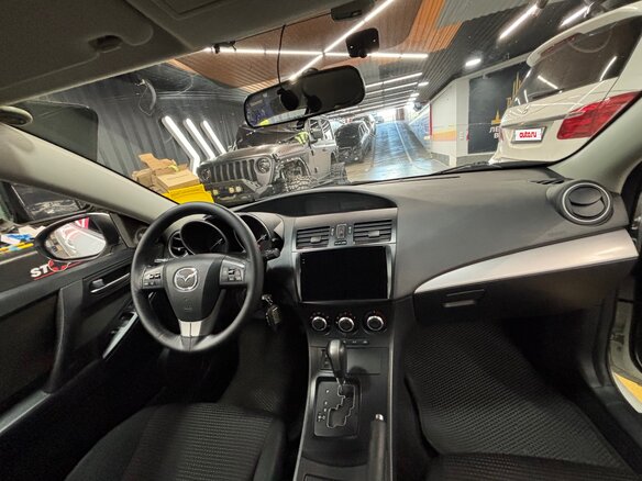 2011 Mazda 3 II (BL) Рестайлинг, белый - вид 2