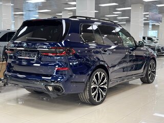 2023 BMW X7 40i I (G07) Рестайлинг, синий, 12599000 рублей, вид 3