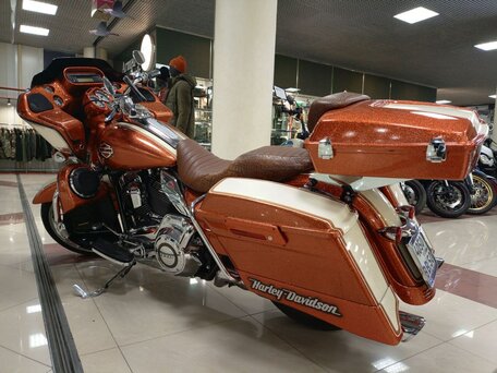 2013 Harley-Davidson Road Glide, оранжевый, 1300000 рублей, вид 3