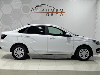 2026 Lada (ВАЗ) Vesta I Рестайлинг (NG), белый, 1735000 рублей, вид 4