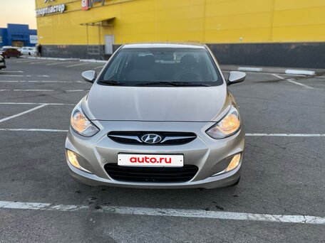 2011 Hyundai Solaris I, золотистый, 590000 рублей, вид 3