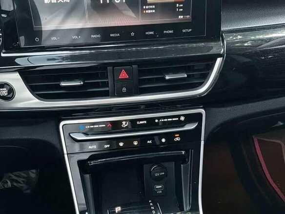 2022 Kia KX3, красный, 1285000 рублей - вид 15