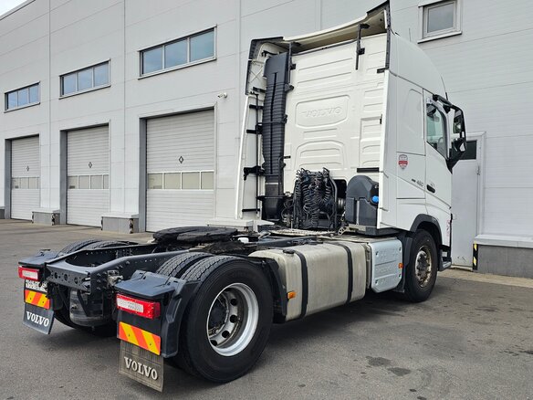 2021 Volvo FH, белый, 9290000 рублей - вид 3