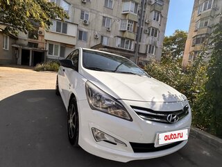 2015 Hyundai Solaris I Рестайлинг, белый, 1000000 рублей, вид 4