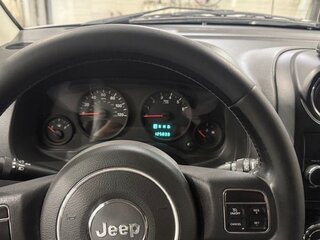 2011 Jeep Compass I Рестайлинг, серебристый, 720000 рублей, вид 3