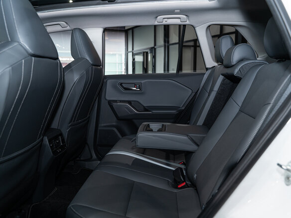 2026 Toyota RAV4 VI (XA60), белый - вид 10