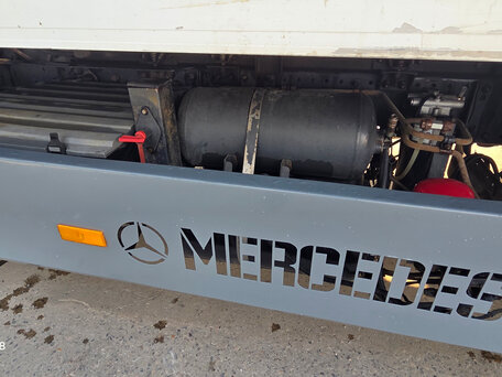 2009 Mercedes-Benz Atego, белый, 3300000 рублей, вид 5