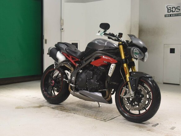 2017 Triumph Speed Triple, серый, 813000 рублей - вид 2