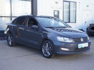 2018 Volkswagen Polo V Рестайлинг, серый, 870000 рублей, вид 3