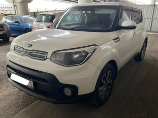 2018 Kia Soul II Рестайлинг, белый, 1200000 рублей, вид 3